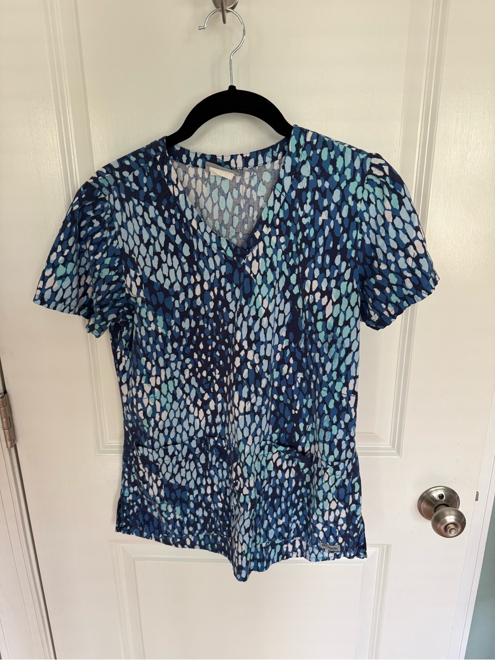 Grey's Anatomy Blue Multi-Spot V-Neck Scrub Top and XS TALL scrub pants